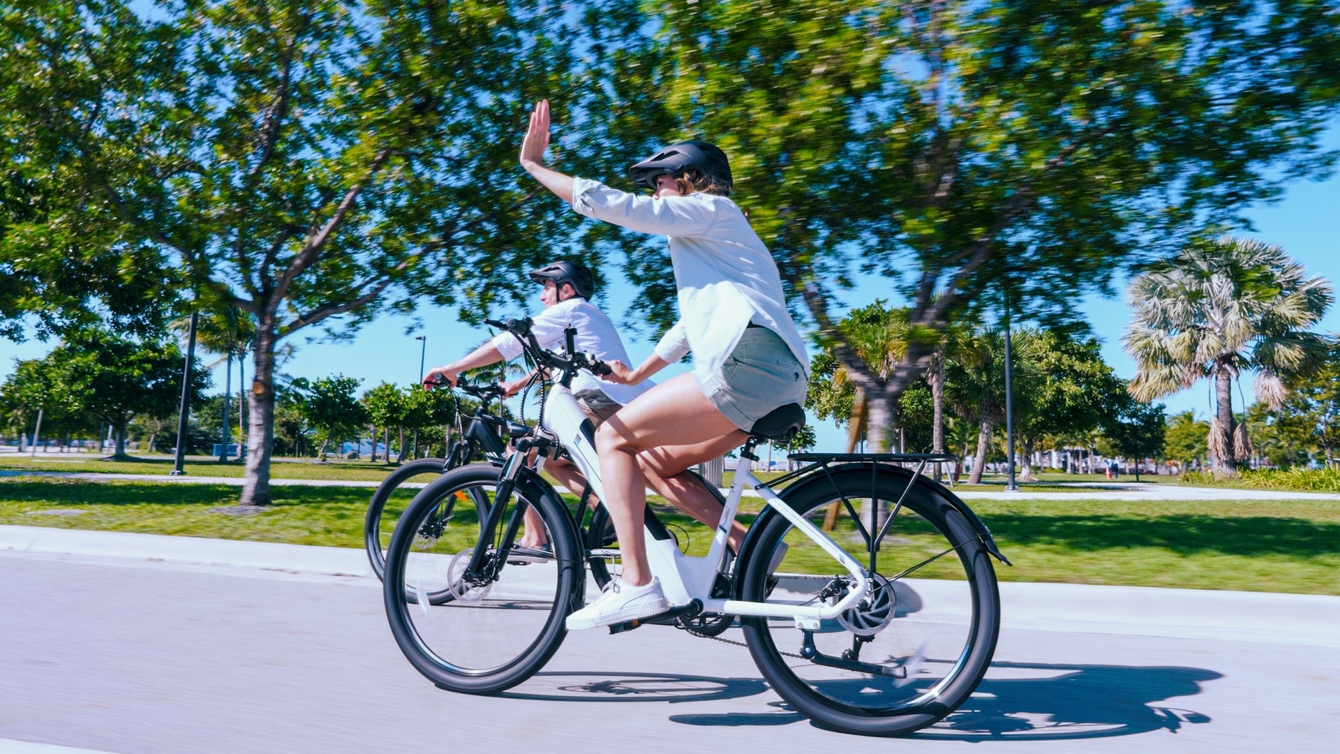Blutron EB650 Electric Bike- Open Box